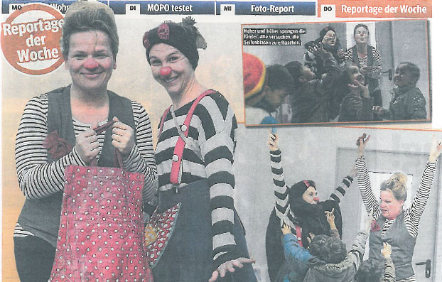 Clowns-Spektakel im Flüchtlingslager